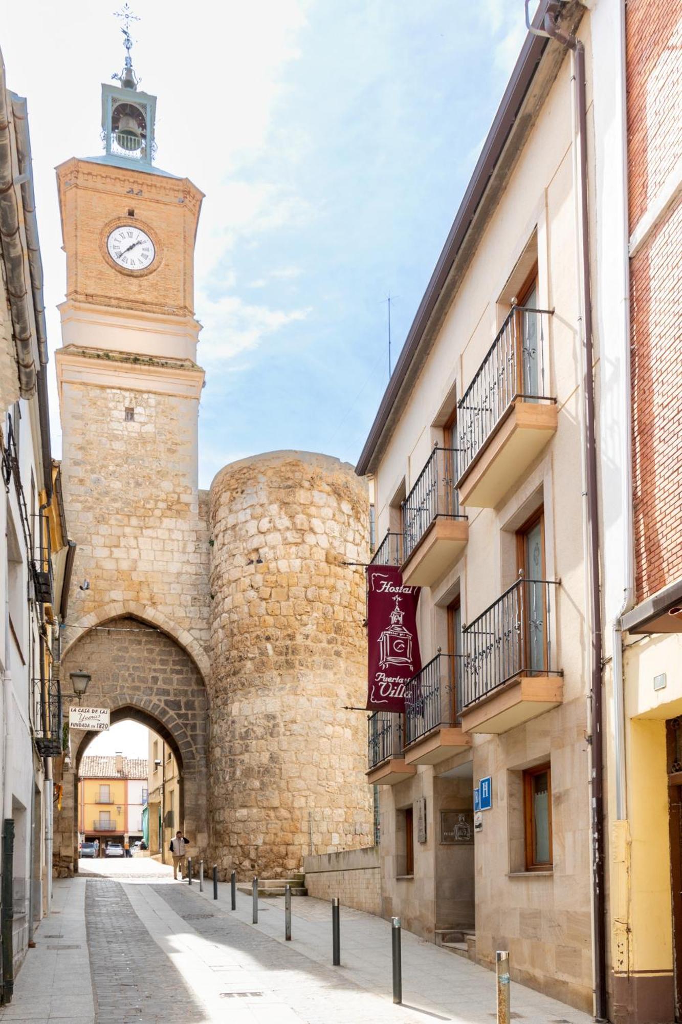 Hostal Sin Recep24H Puerta De La Villa - Pet Friendly & Restaurante Almazán エクステリア 写真