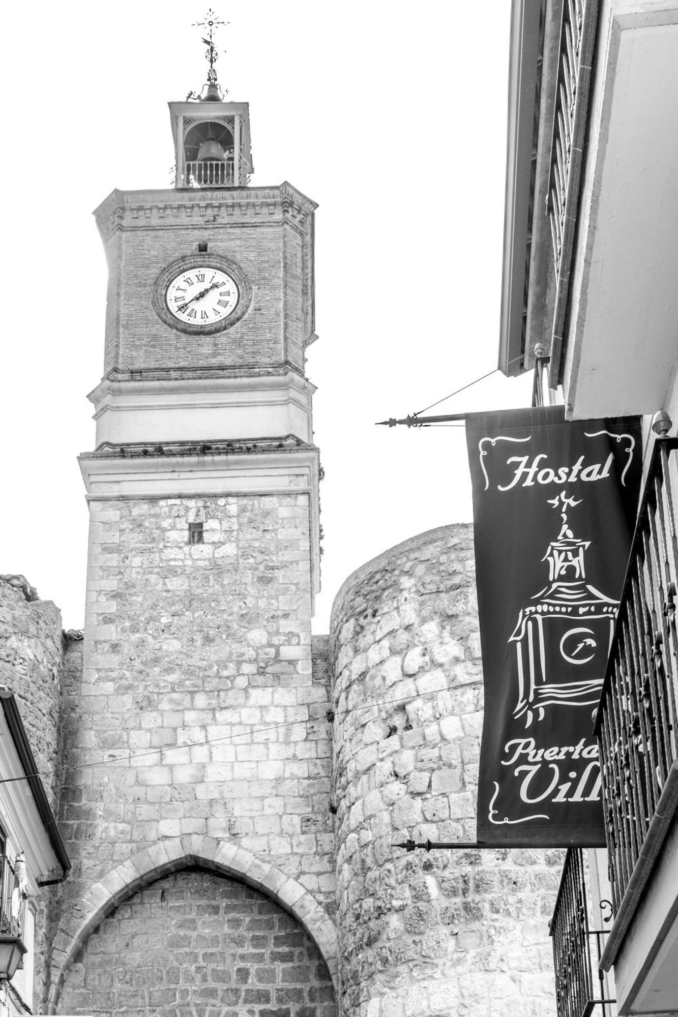 Hostal Sin Recep24H Puerta De La Villa - Pet Friendly & Restaurante Almazán エクステリア 写真